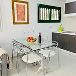 Marina Тиас